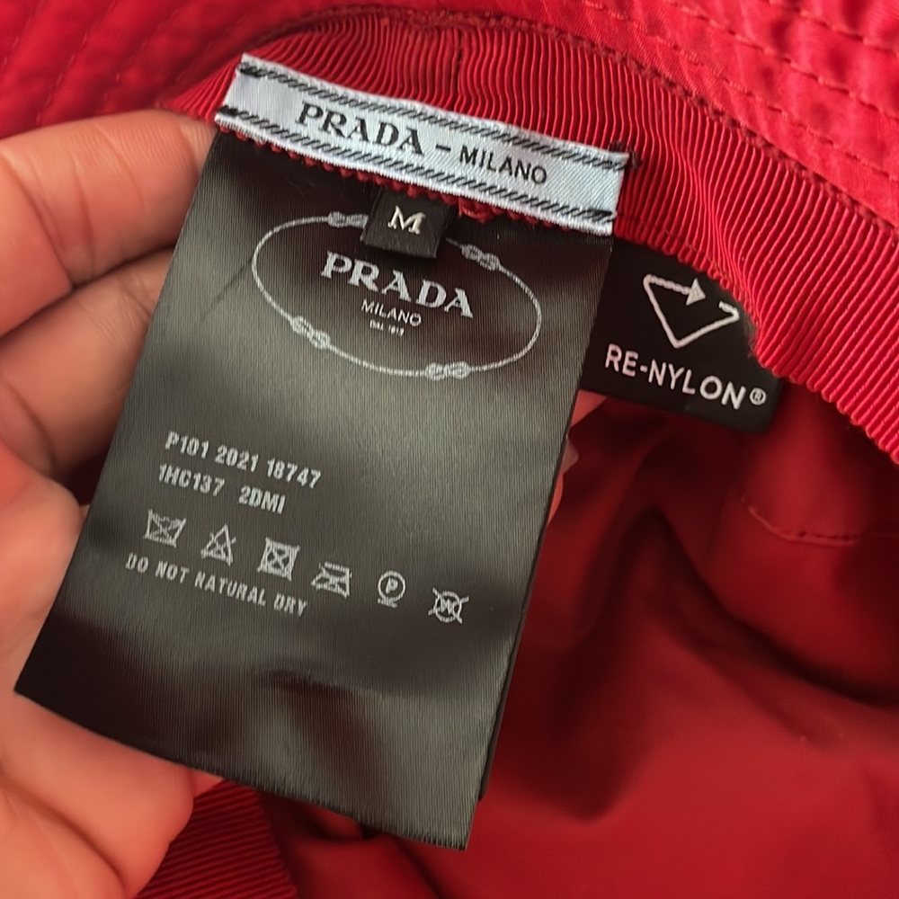 Red Prada bucket hat - Picture 4 of 7